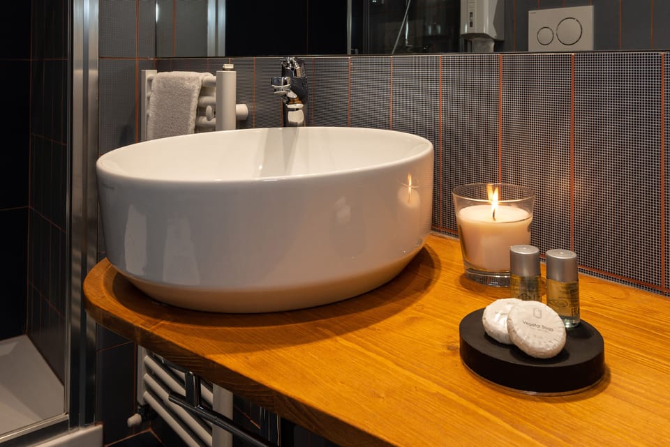 Standard Double Room | Bathroom sink