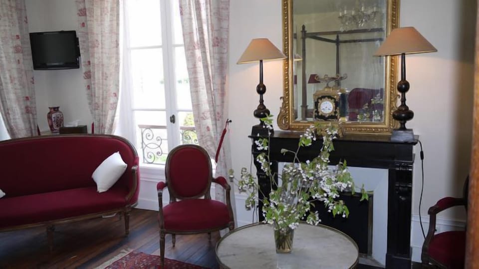 Room (Maussion de Candé) | In-room safe, individually decorated, individually furnished, desk