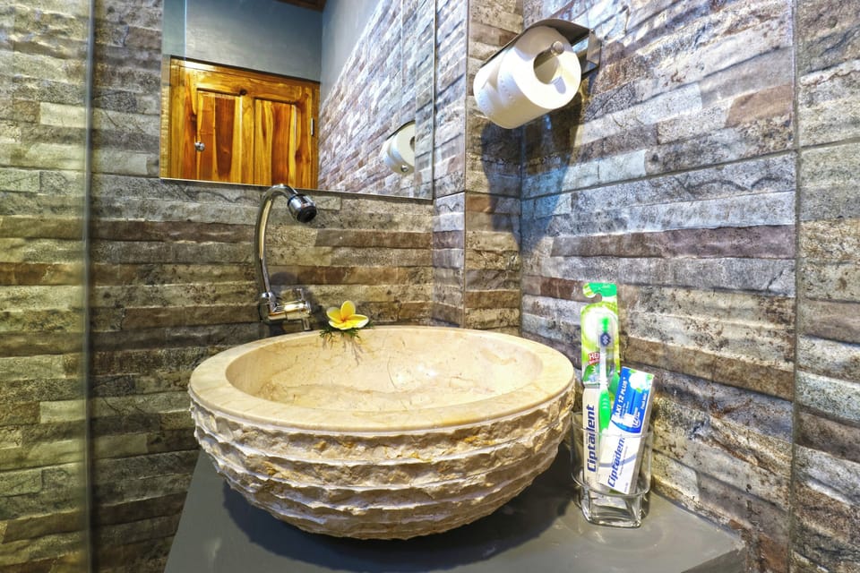 Superior Room | Bathroom | Shower