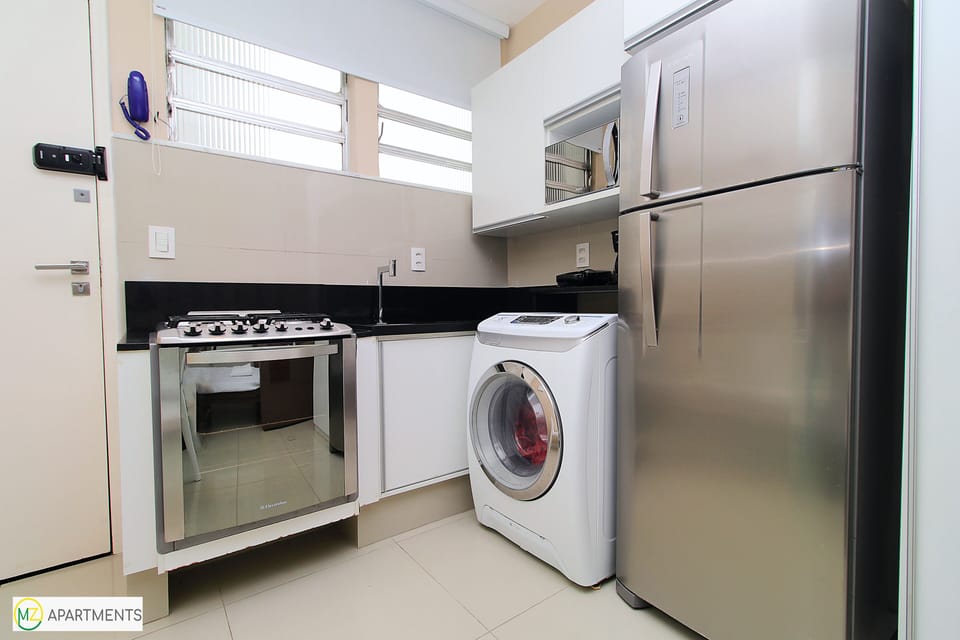 Studio, 1 Double Bed with Sofa bed, Non Smoking | Private kitchen | Full-size fridge, microwave, oven, stovetop