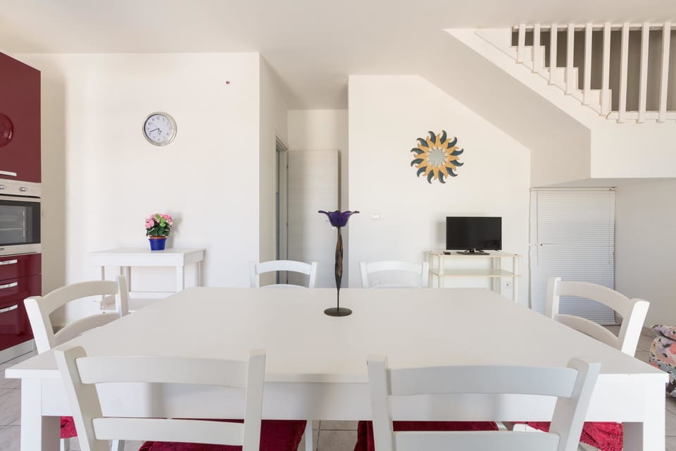 Comfort House, 2 Bedrooms | Living area | TV