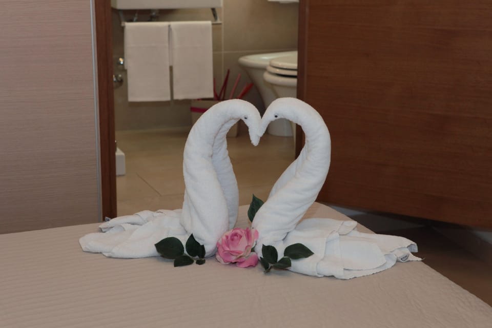 Double Room, 1 Queen Bed | Premium bedding, individually decorated, desk, soundproofing