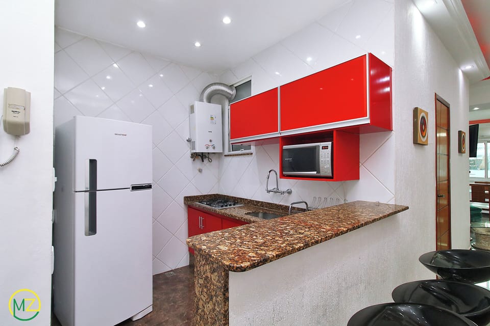 Apartment | Private kitchen | Full-size fridge, microwave, stovetop, cookware/dishes/utensils