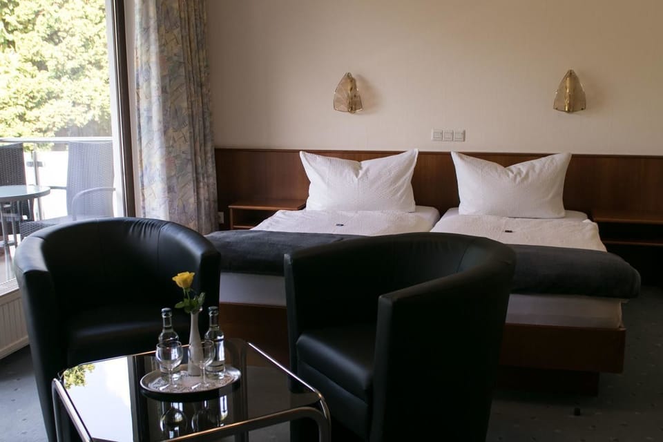Double Room, 1 Double Bed, Non Smoking | Desk, free cribs/infant beds, free WiFi, bed sheets