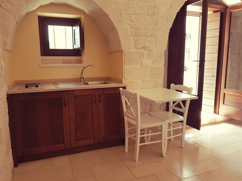 Deluxe Double Room, Private Bathroom (Trullo) | Private kitchenette | Electric kettle