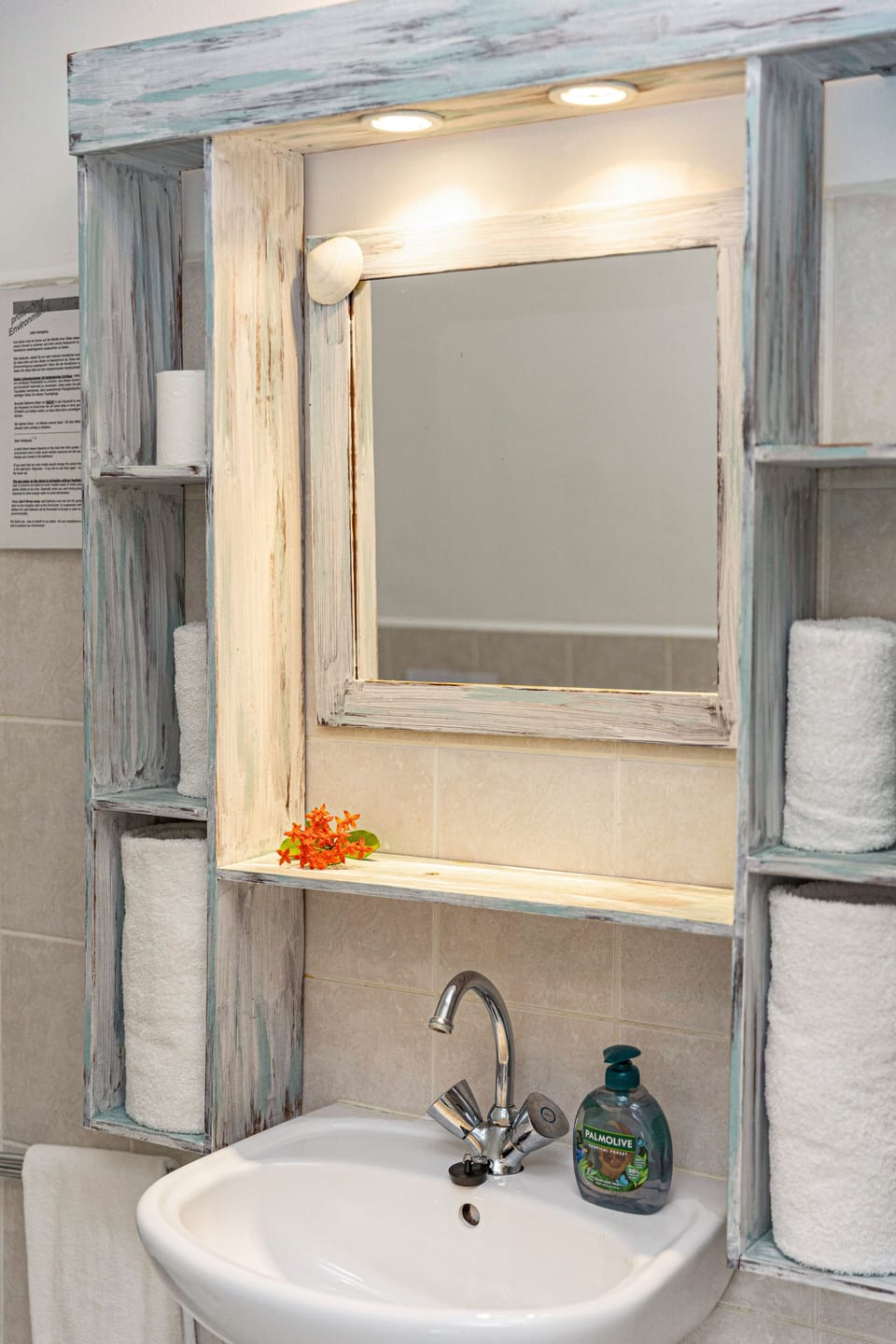 Classic Double Room, 2 Twin Beds, Non Smoking, Garden View | Bathroom | Shower, towels, soap, toilet paper