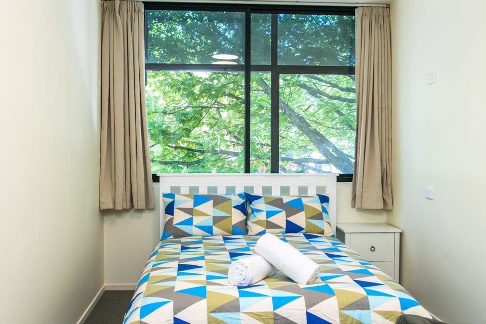 Double Room with Shared Bathroom  | Soundproofing, free WiFi, bed sheets