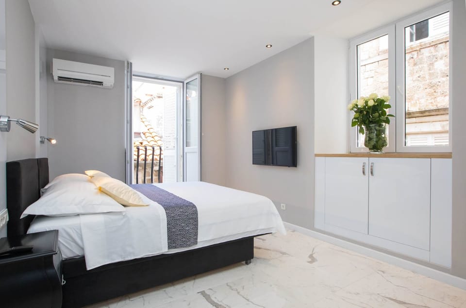 Superior Double Room (3) | Egyptian cotton sheets, premium bedding, memory foam beds, minibar