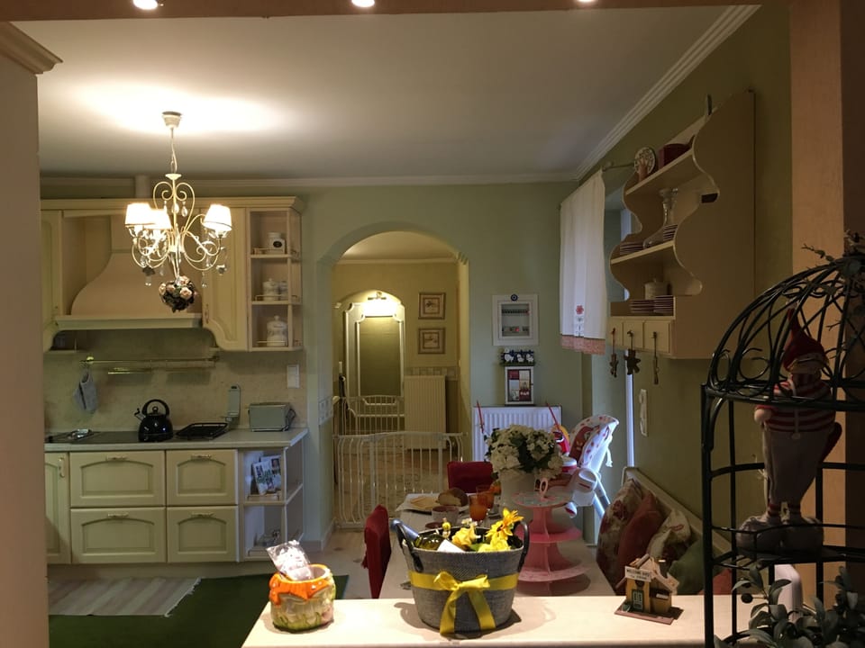Family Villa, Mountain View | Private kitchen | Fridge, microwave, stovetop, dishwasher