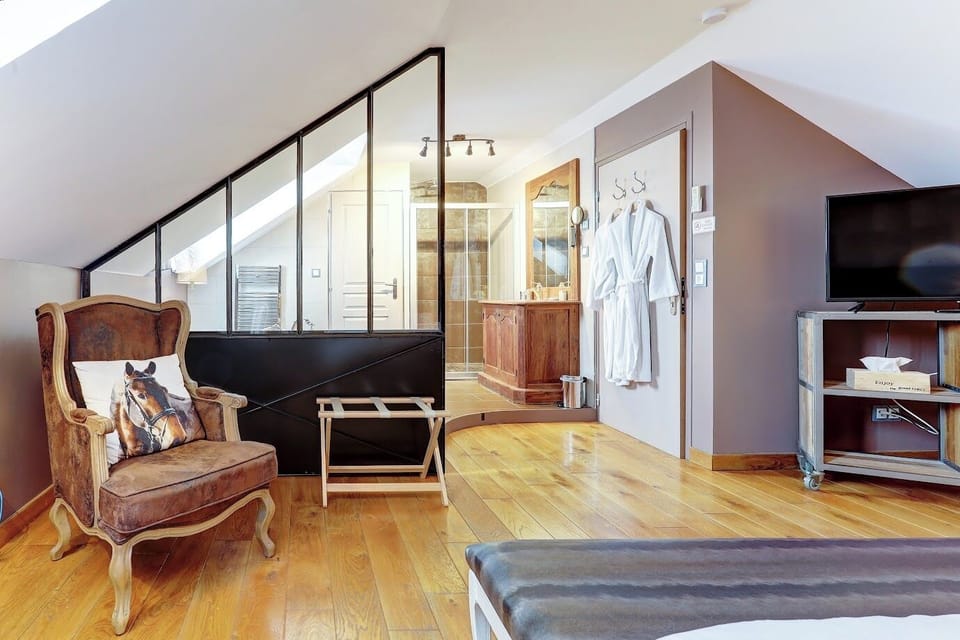 Double Room (Cavalière) | Desk, blackout drapes, soundproofing, WiFi (free)