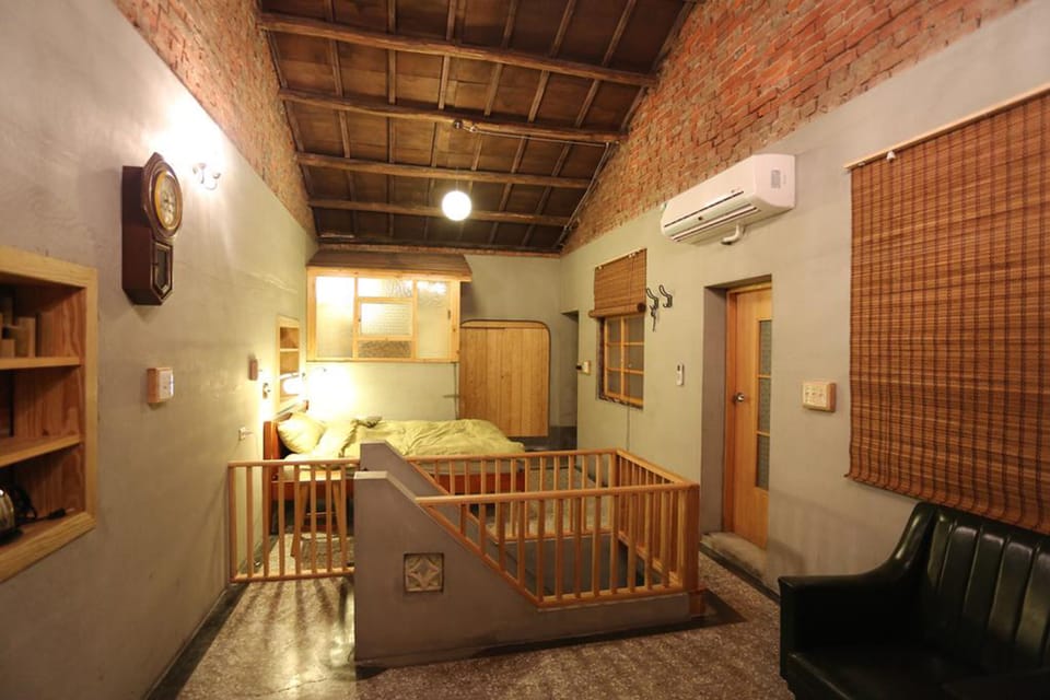 Deluxe Double Room, Bathtub | Blackout drapes, free WiFi, bed sheets