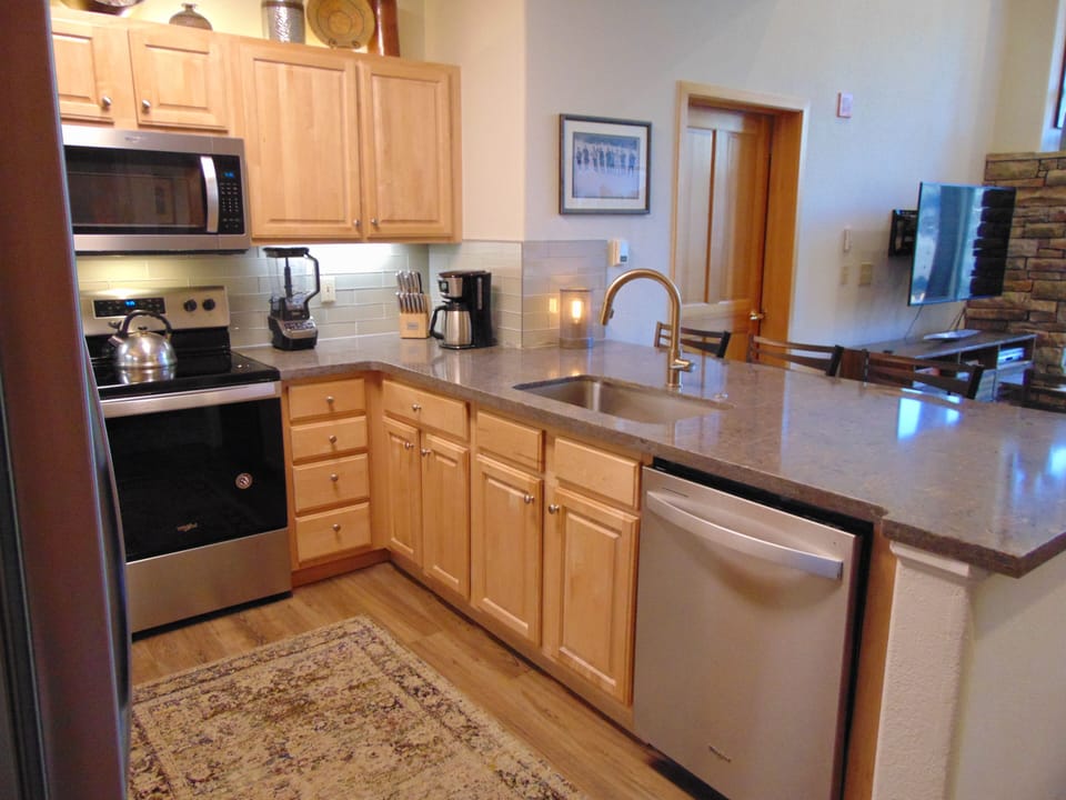 All appliances are brand new in 2021.