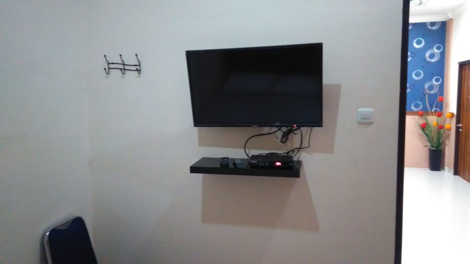 Standard Double Room | Television