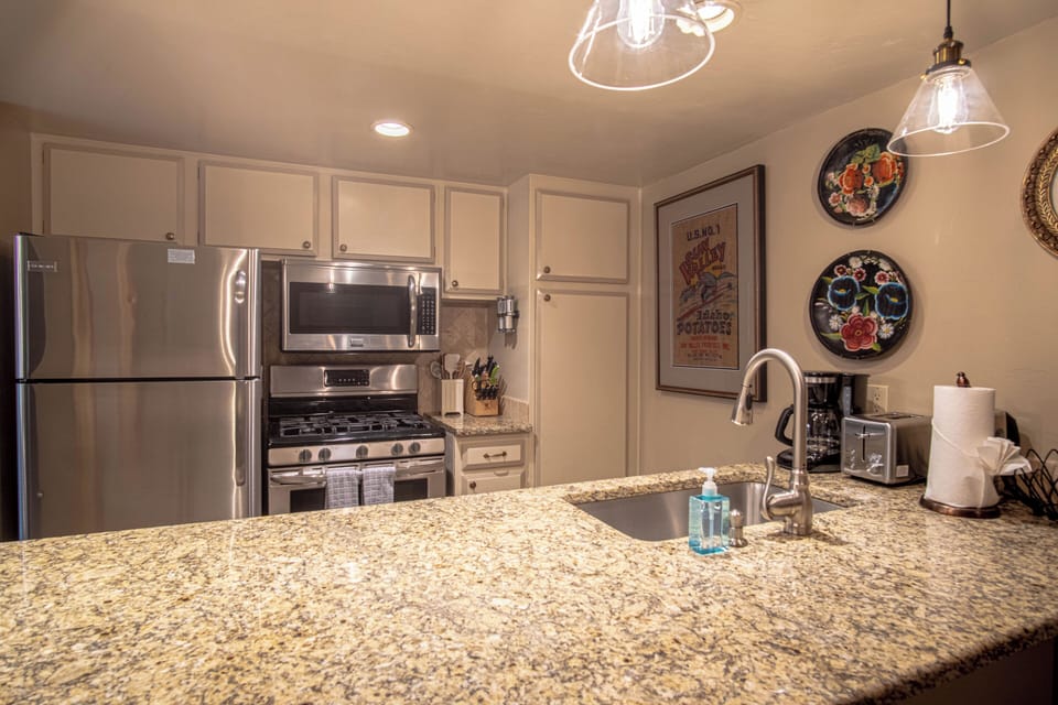 Modern Kitchen with Granite Countertops