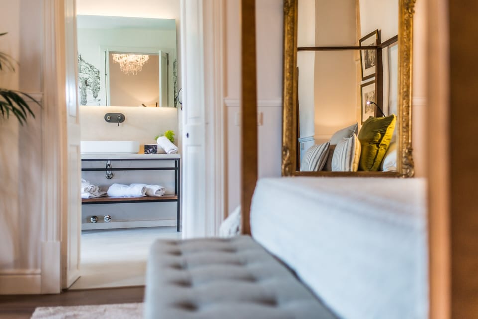 Luxury Suite, 1 King Bed | Egyptian cotton sheets, premium bedding, down comforters, minibar