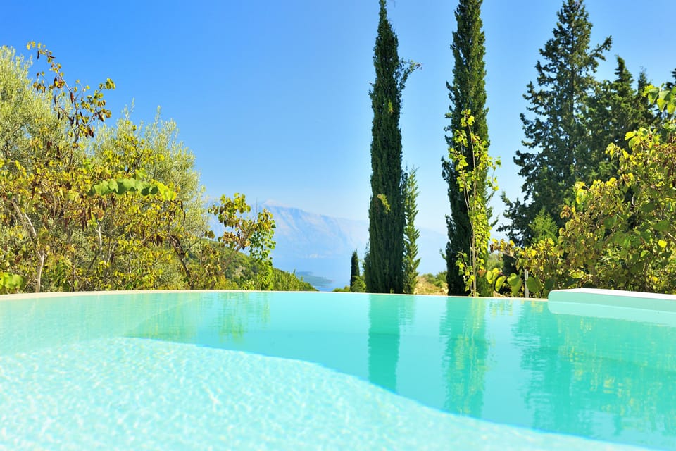 Seasonal outdoor pool, pool umbrellas, sun loungers