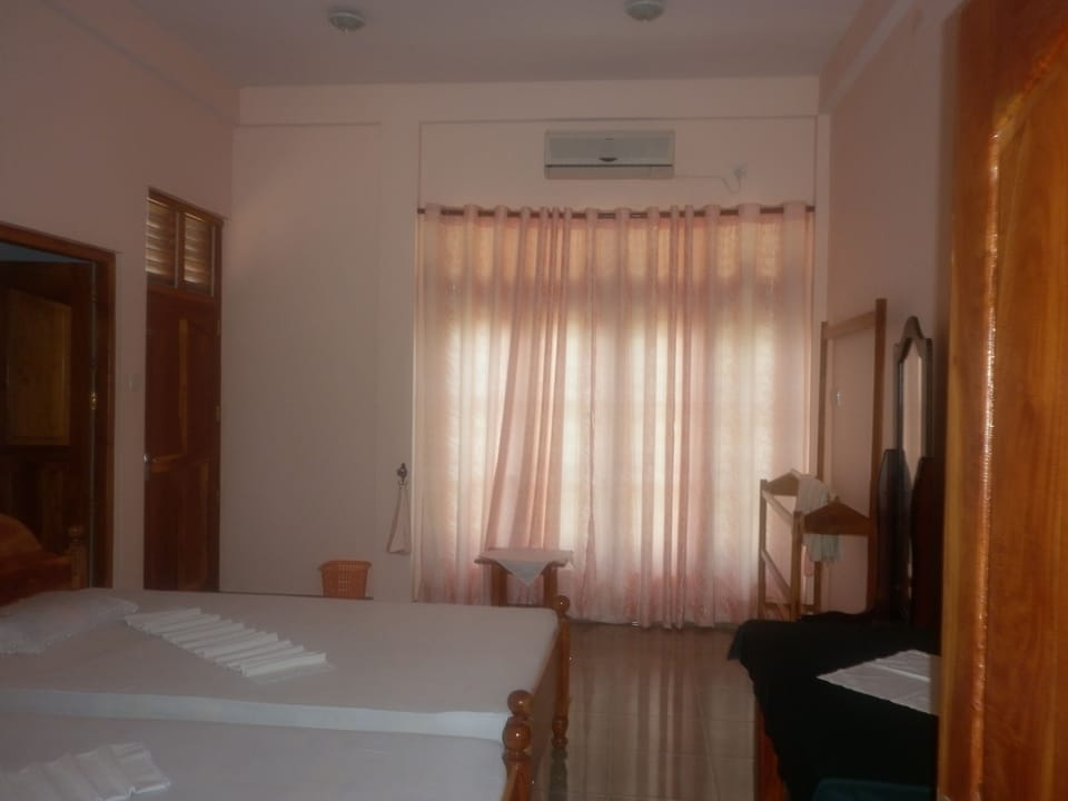 Desk, rollaway beds, free WiFi, bed sheets