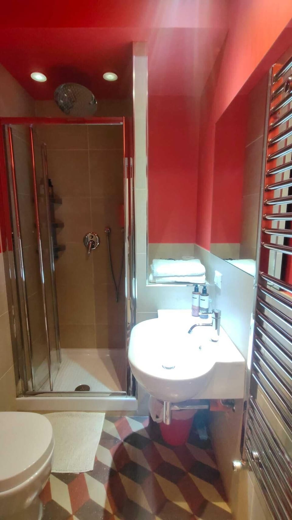 Superior Double Room, City View | Bathroom