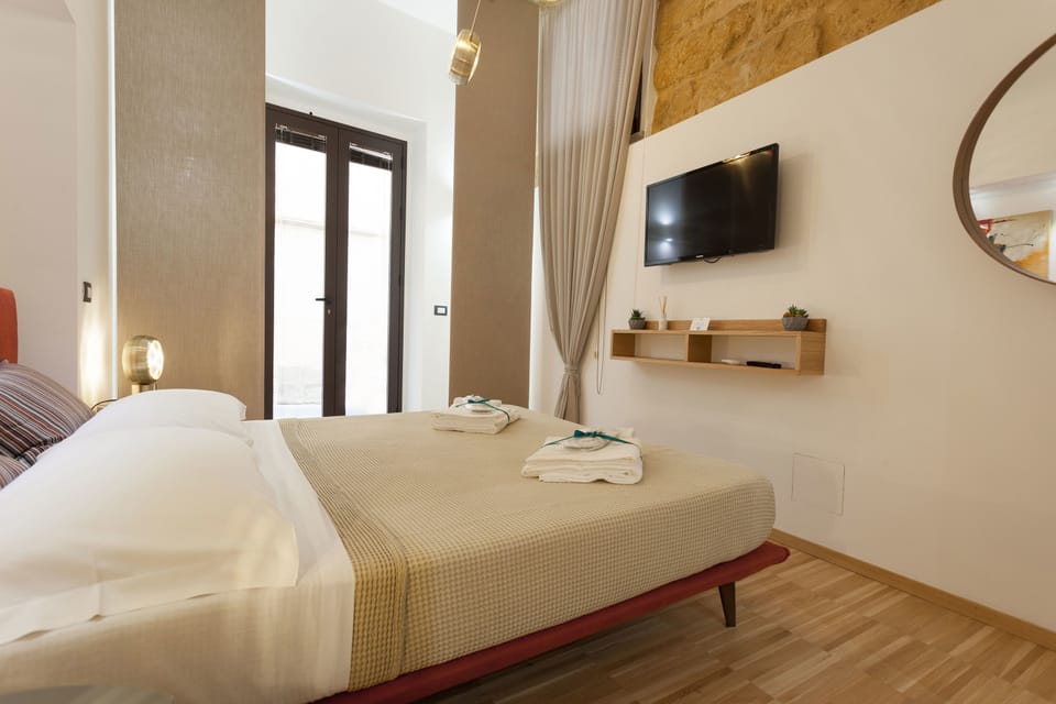 Deluxe Suite, 1 Queen Bed with Sofa bed | Premium bedding, desk, free WiFi, bed sheets