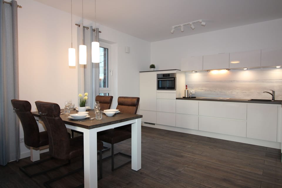 Apartment (W46, incl. end cleaning fee €91) | Private kitchen | Full-size fridge, microwave, oven, stovetop