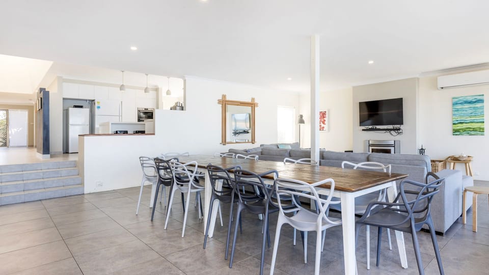 Fantastic chef's kitchen for preparing gourmet meals