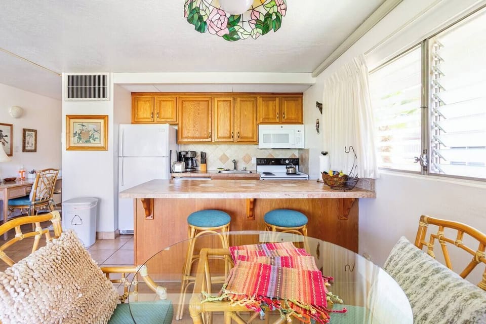 Kitchen & Dining area