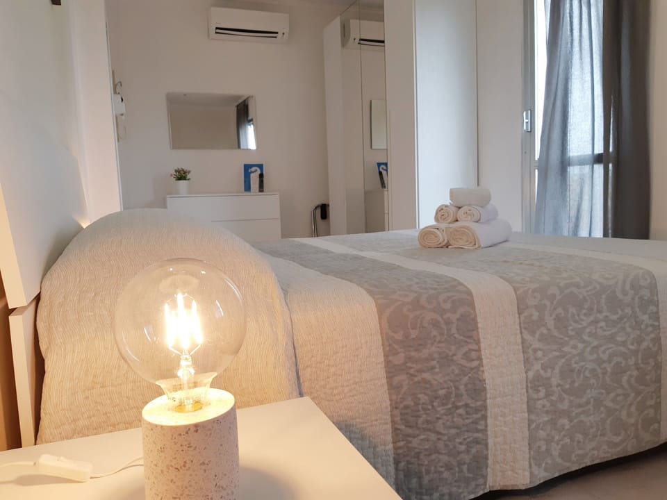 Superior Double Room | Minibar, in-room safe, desk, travel crib