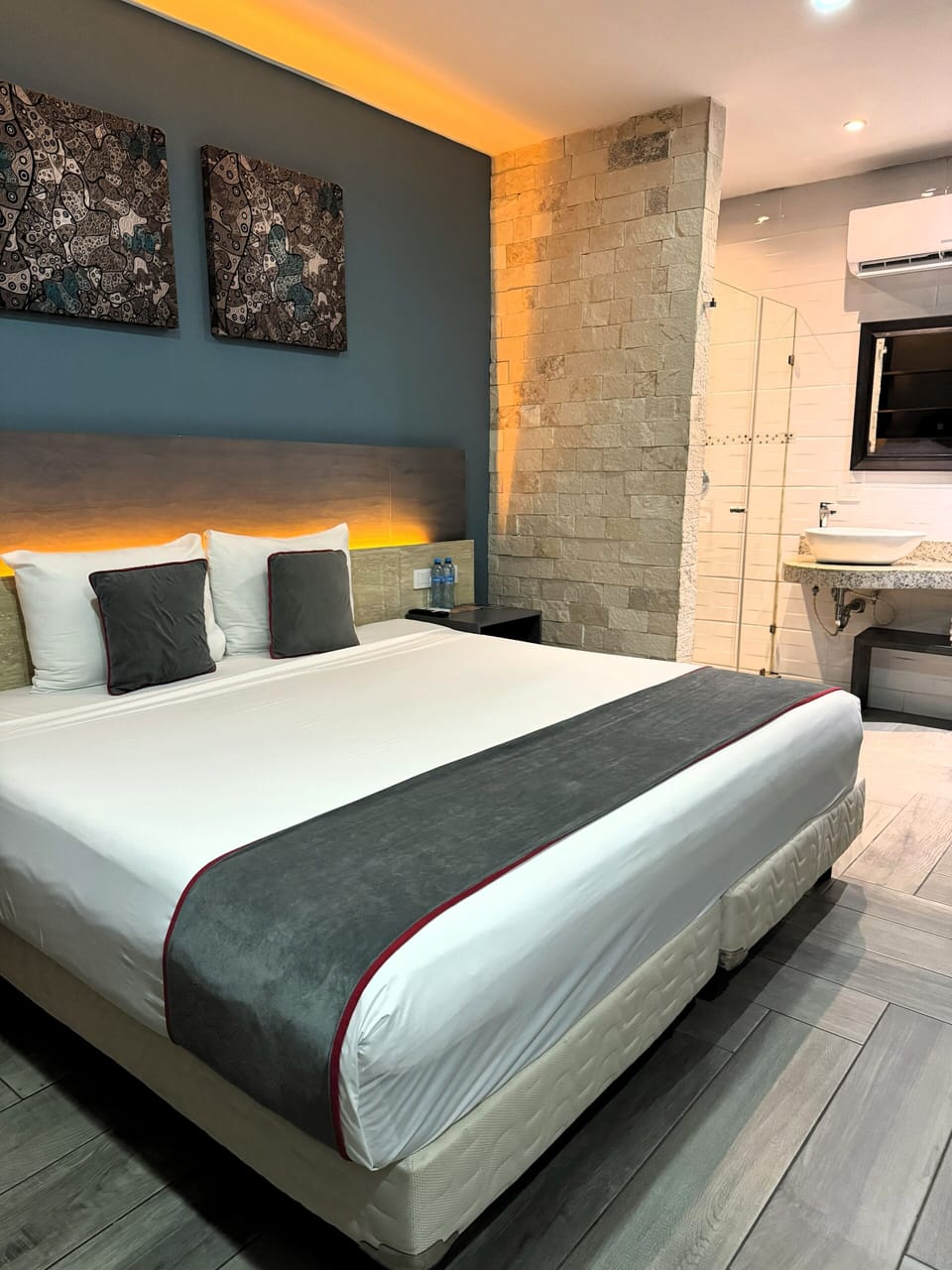 Deluxe Double Room | Minibar, in-room safe, desk, laptop workspace