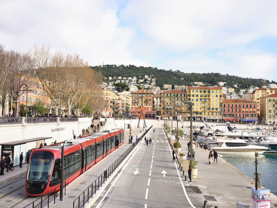 With tram #2, airport to marina (near the apartment) in 30 minutes, 1.7€ one way
