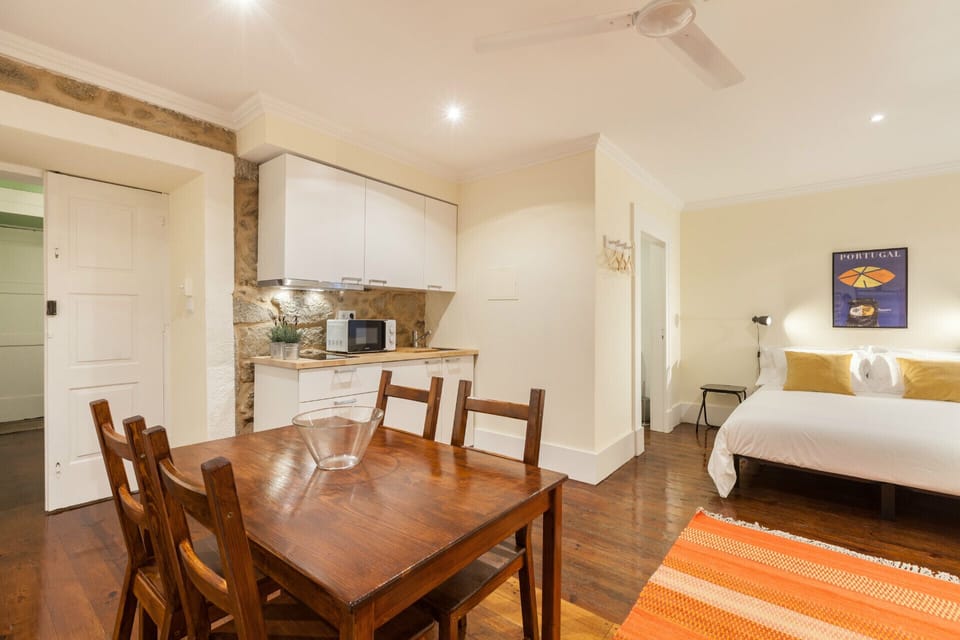 Comfort Double Room, 1 Double Bed (Branco) | Individually decorated, iron/ironing board, free WiFi, bed sheets