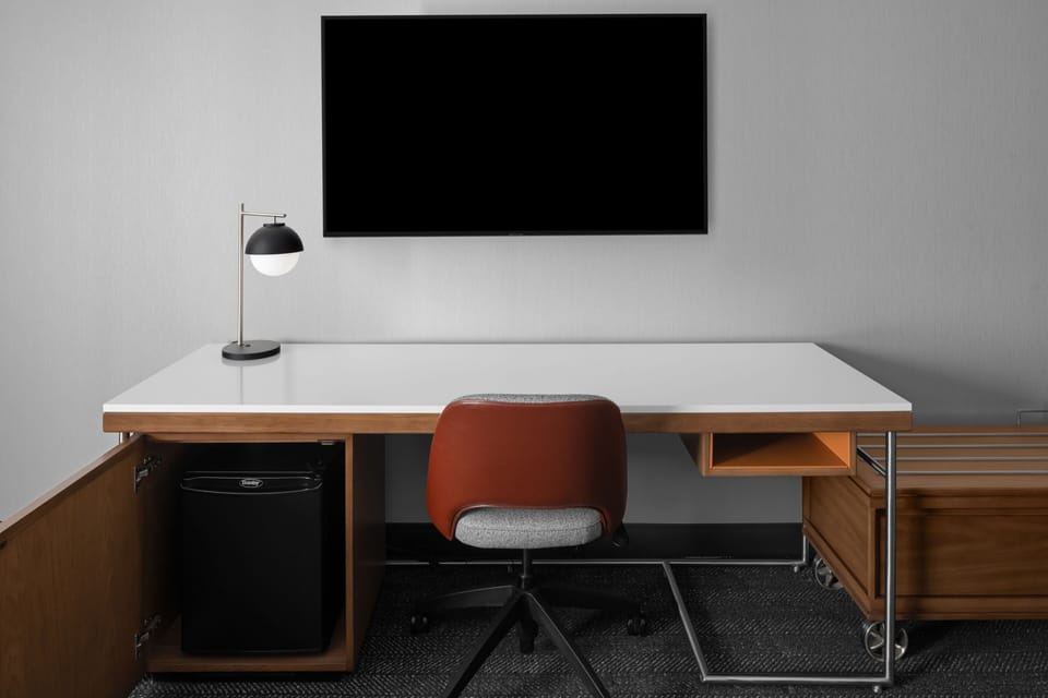Hypo-allergenic bedding, in-room safe, desk, laptop workspace