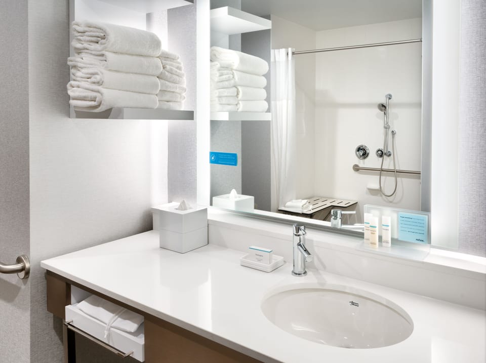 Hampton Inn  & Suites Anaheim Resort Convention Center Hotel in Garden Grove