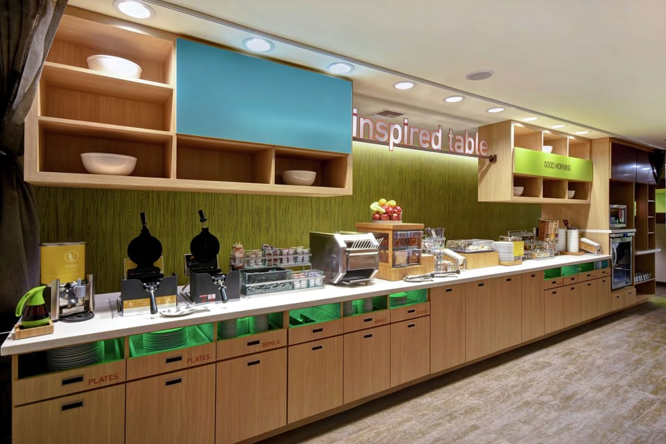 Free daily continental breakfast