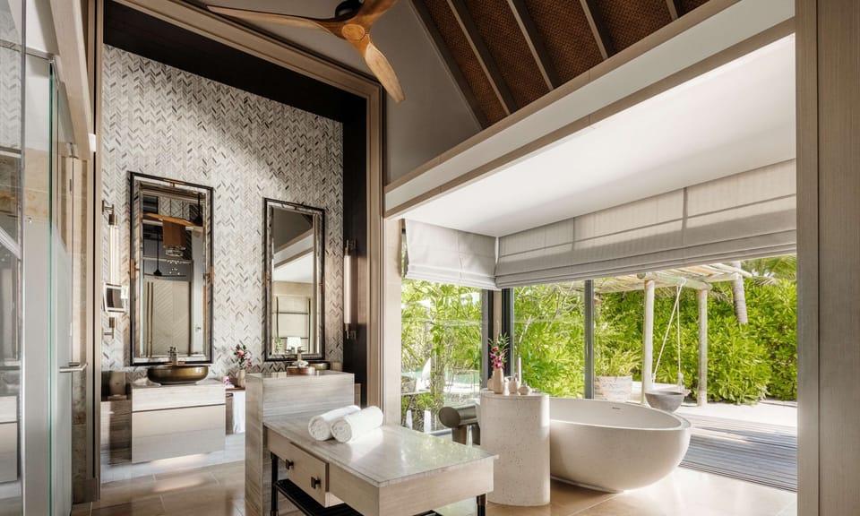 Separate tub and shower, deep soaking tub, free toiletries, hair dryer