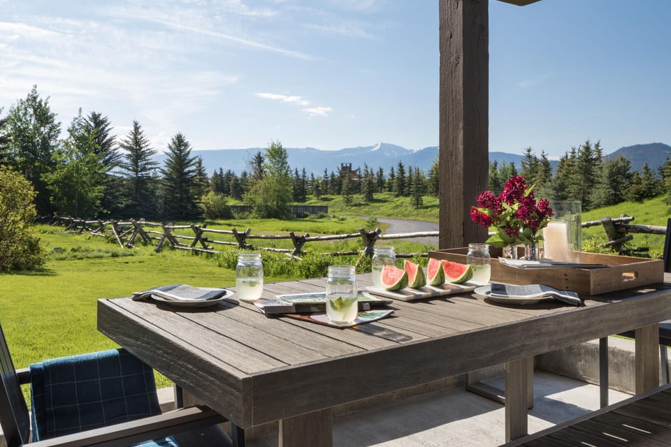Private patio with outdoor dining