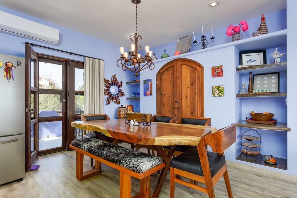 Dining room and entrance to kitchen outdoor patio.
