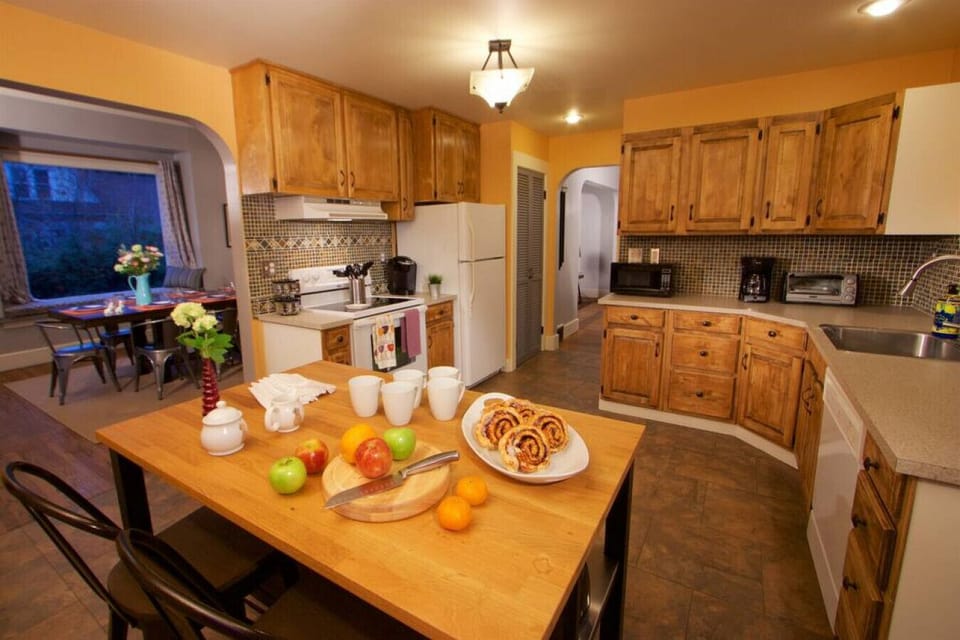Kitchen and dining area