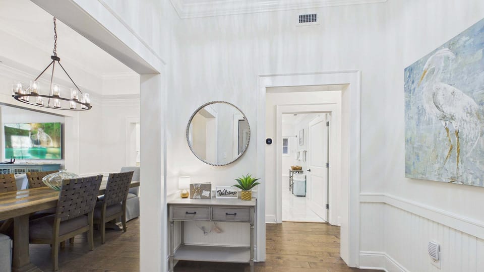 Walk into the foyer splitting the bedroom and common areas