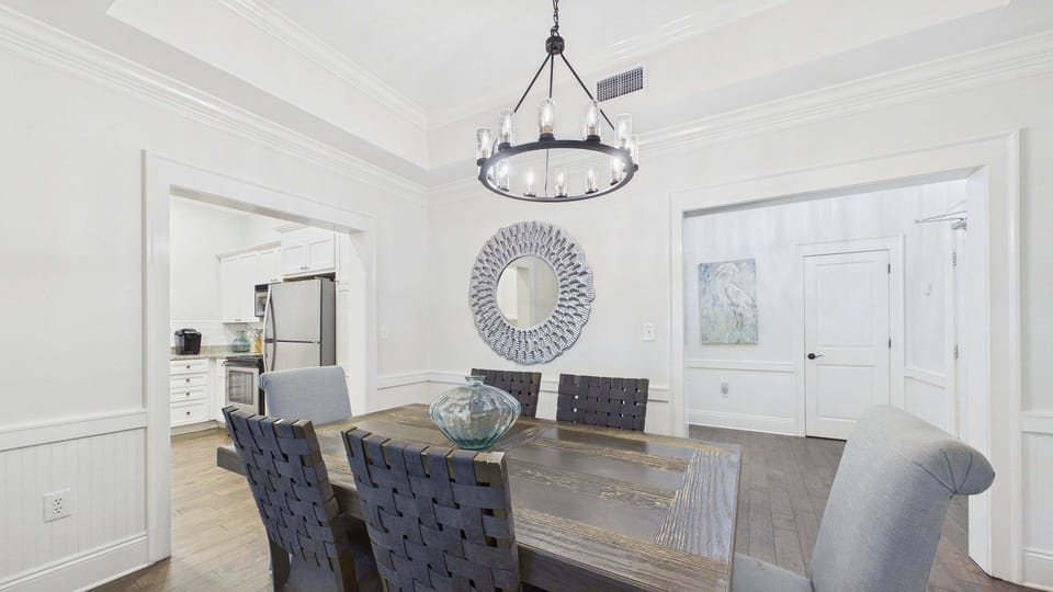 Dining room with table seating for 6