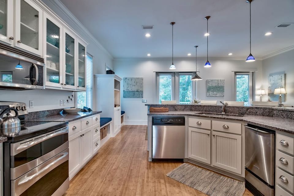 Spacious Kitchen with stand alone Icemaker. 