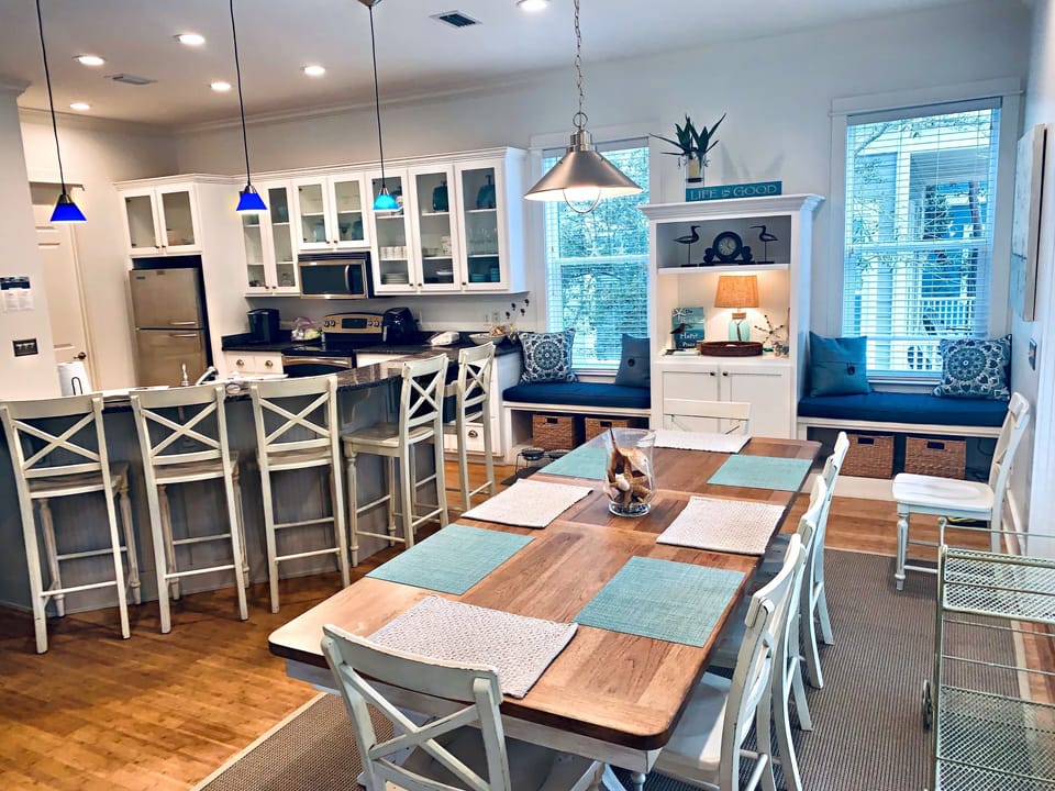 Dining table seats 10, with additional 5 seats at the kitchen bar. 