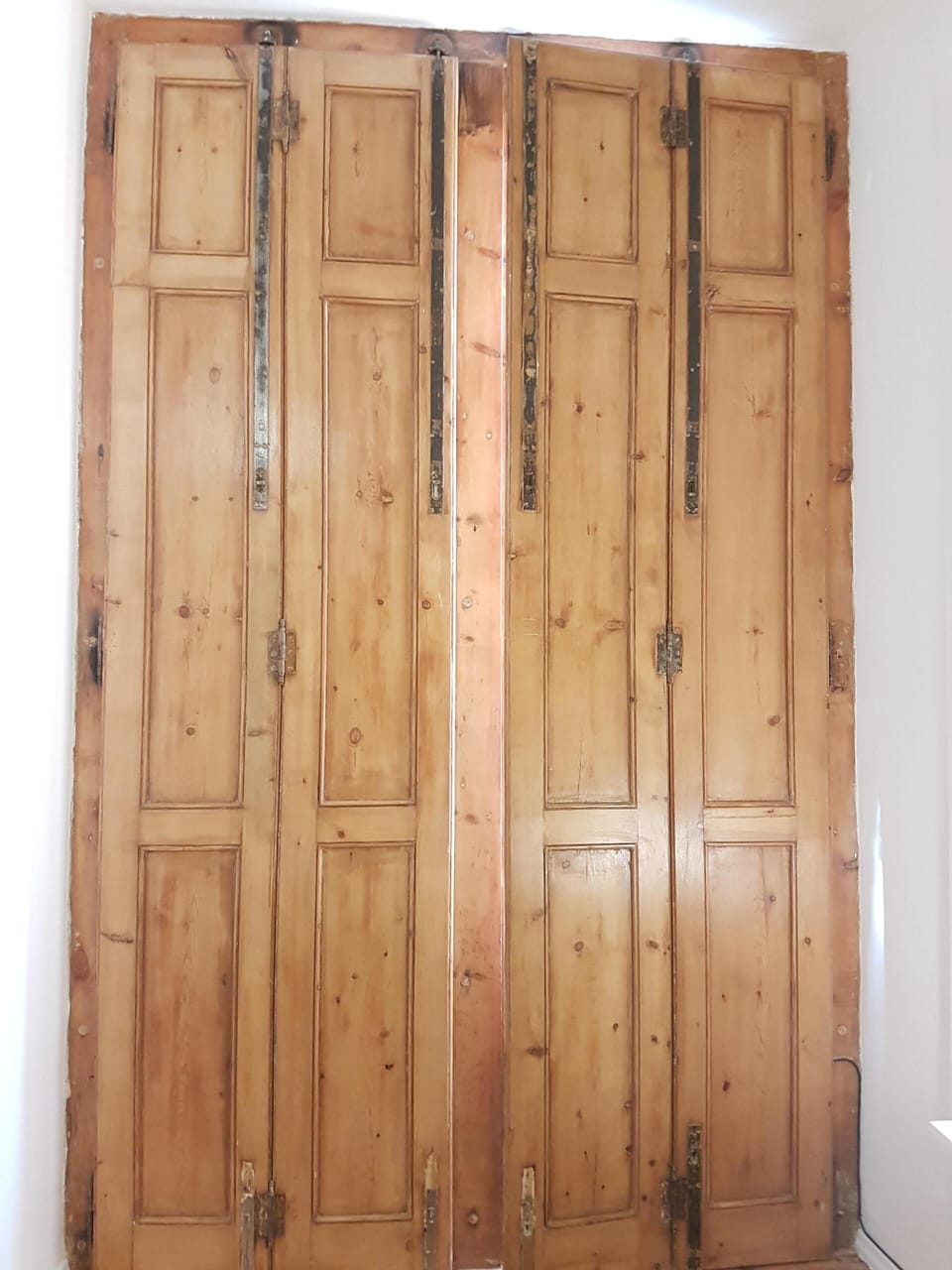 High ceiling 3.80 metres features
