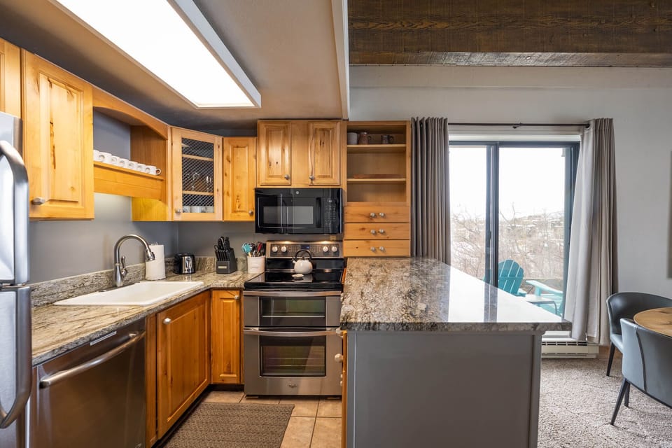 Updated kitchen with new granite countertops