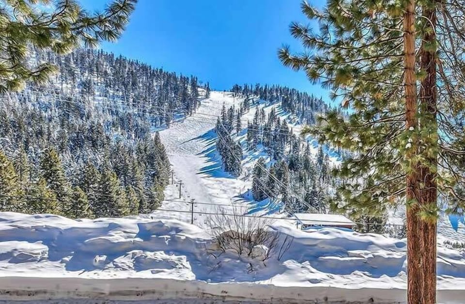 Walking Distance to Heavenly's California Base Lodge