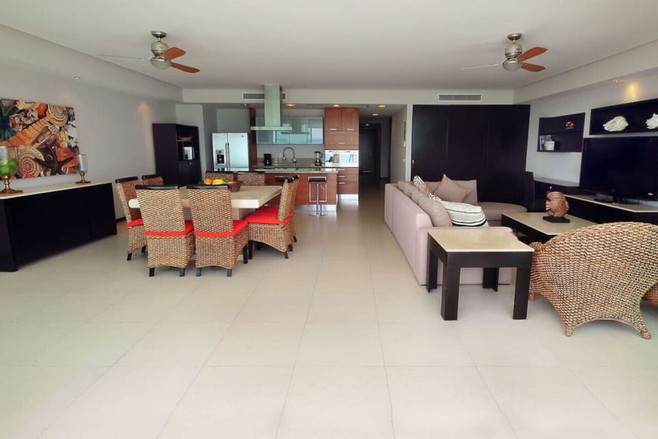 Living/dining room