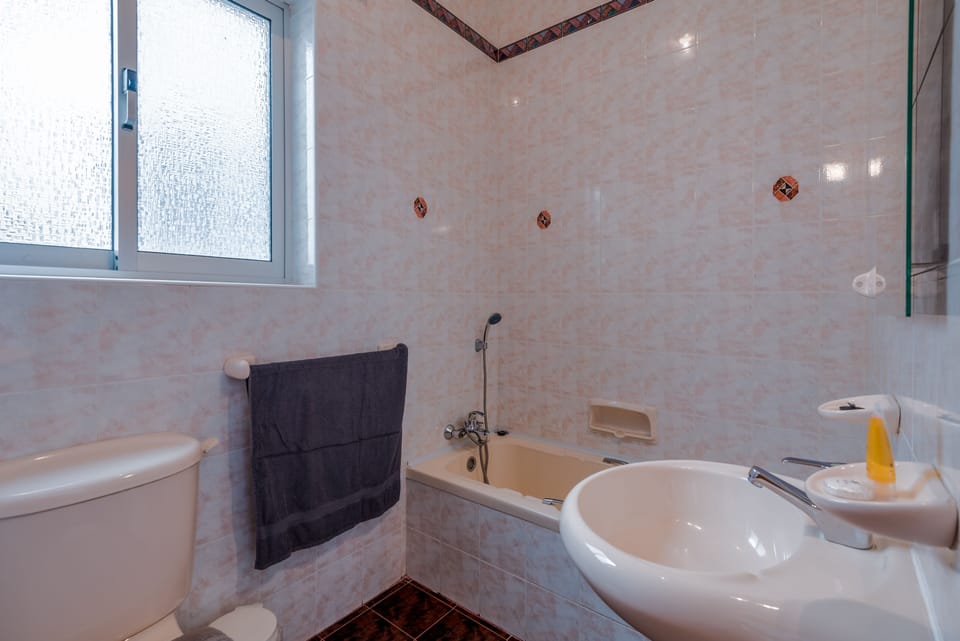 Main Bathroom.