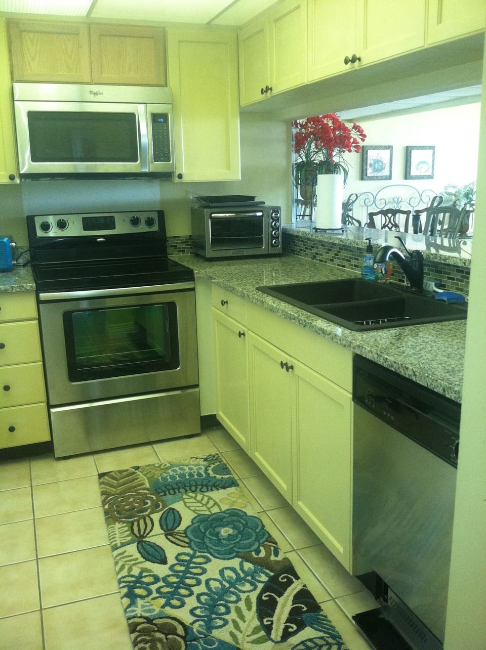 Enjoy the newly updated kitchen!New granite and appliances!