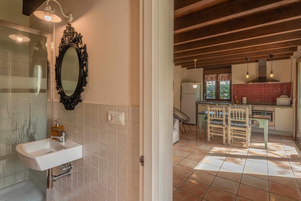 Bathroom,Bath
