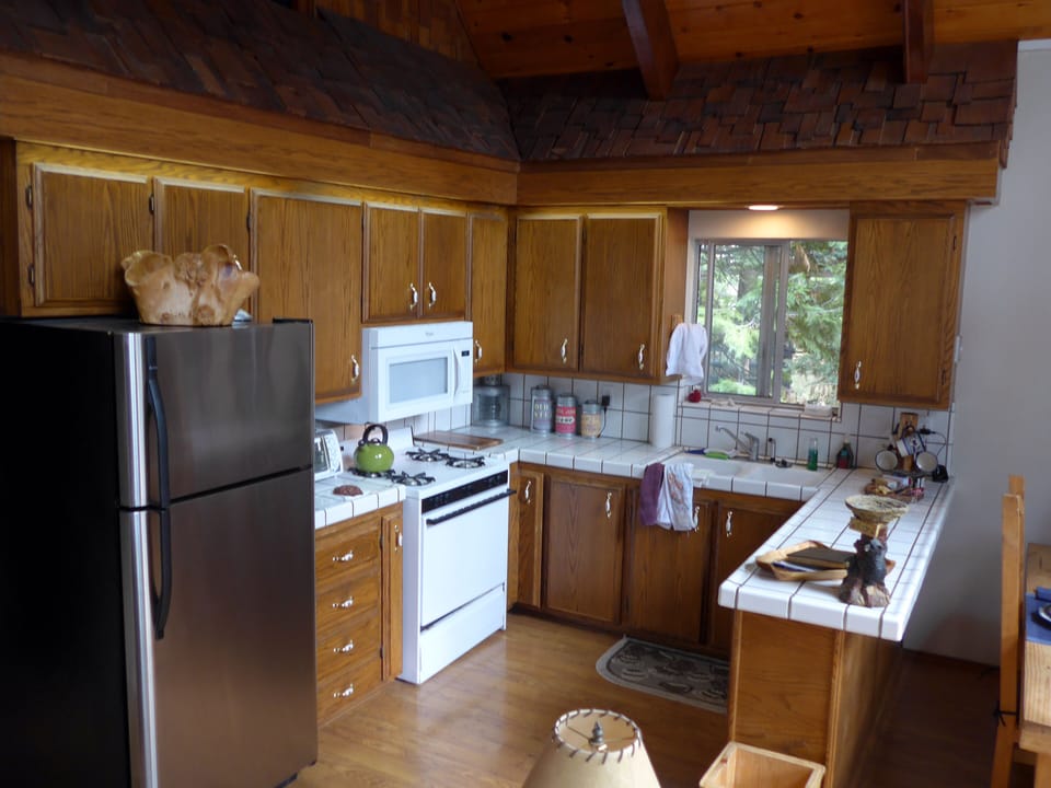 Kitchen has everything you need!.. SS Fridge/Freezer, gas oven, Coffee,Microwave
