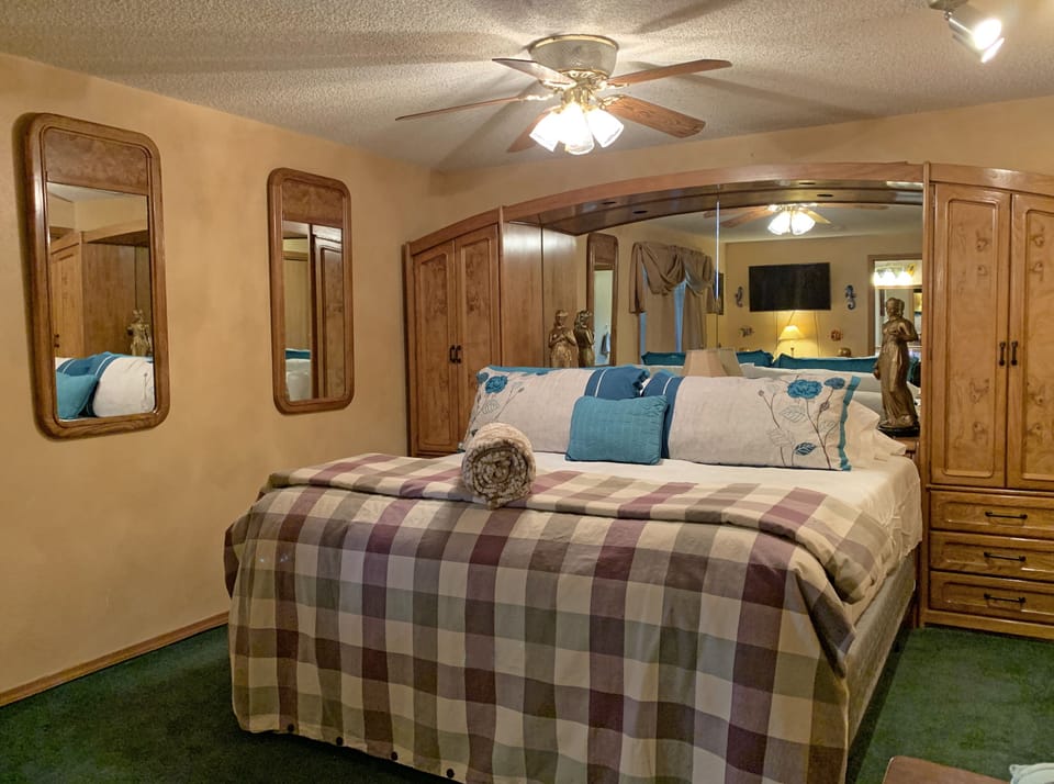 Master Bedroom California King